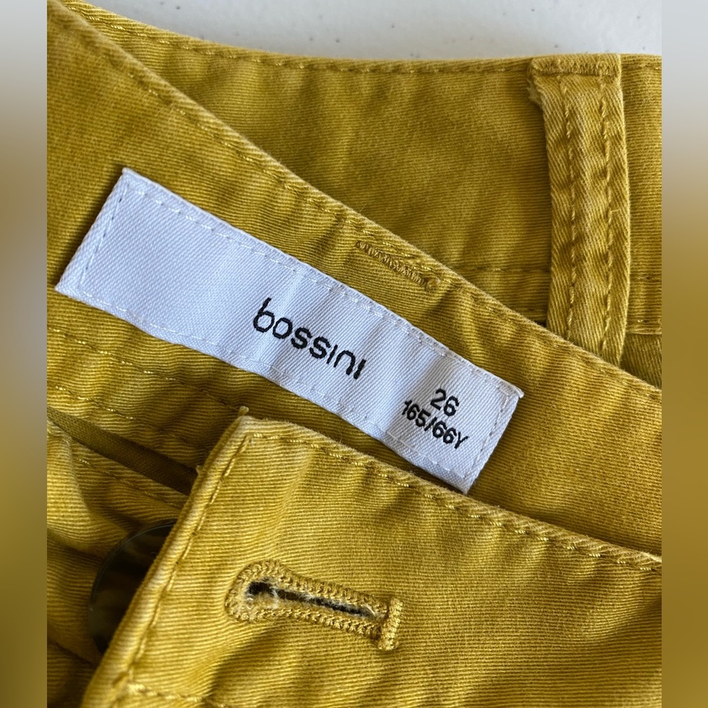 Women's Mid-Rise Slim-Fit Cropped Tapered Leg